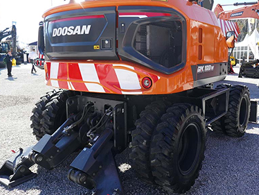 Westlake EL08 as Doosan’s OE Tire at Hillhead Show 2022